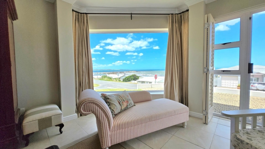 6 Bedroom Property for Sale in Franskraal Western Cape